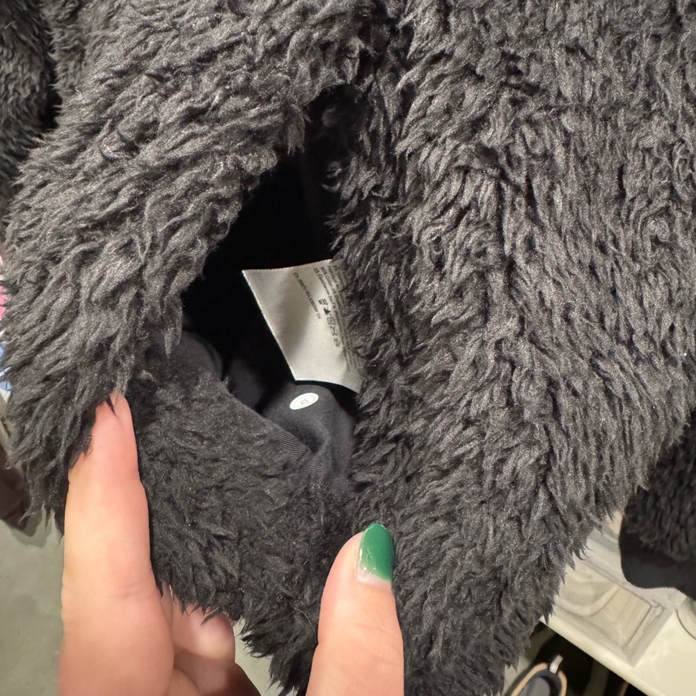 Lululemon Pullover - Picture 5 of 7